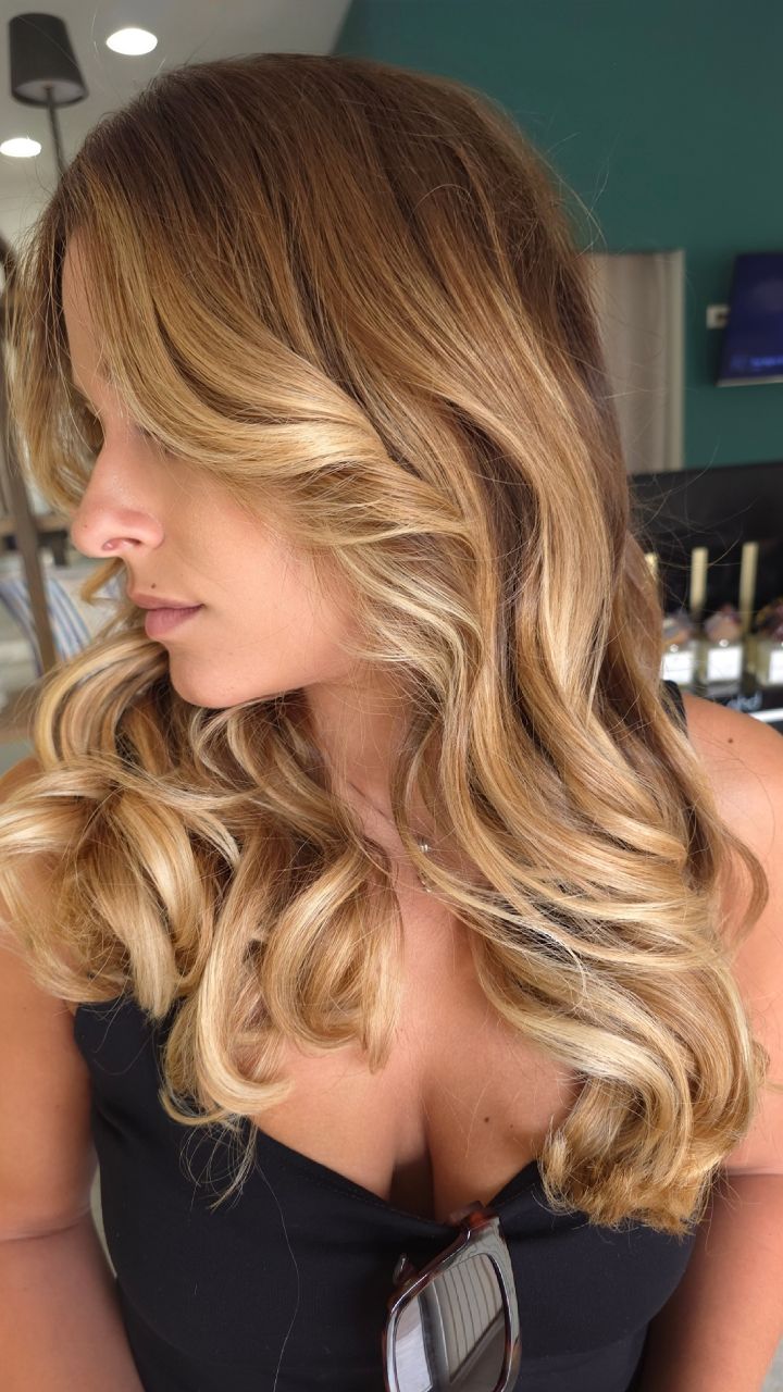 Balayage caldo con onde realizzato da Mood Hair