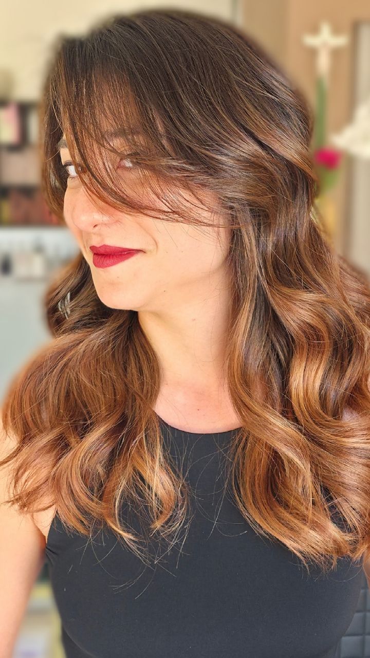 Castano illuminato Velvet Brunette realizzato da Mood Hair